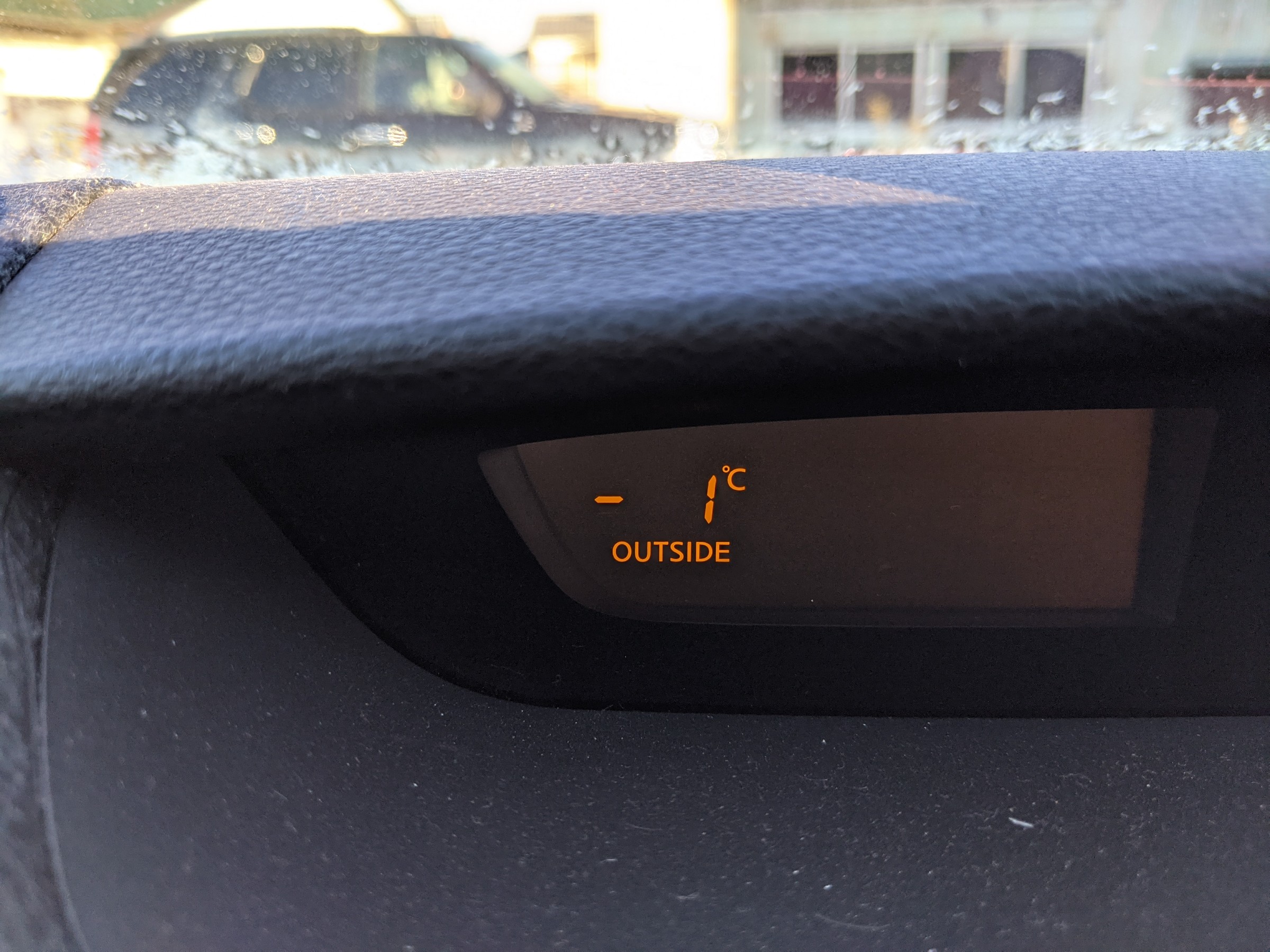 凍る世界 スタッフ日記 タイヤ館 うしく上柏田 茨城県のタイヤ カー用品ショップ タイヤからはじまる トータルカーメンテナンス タイヤ館グループ