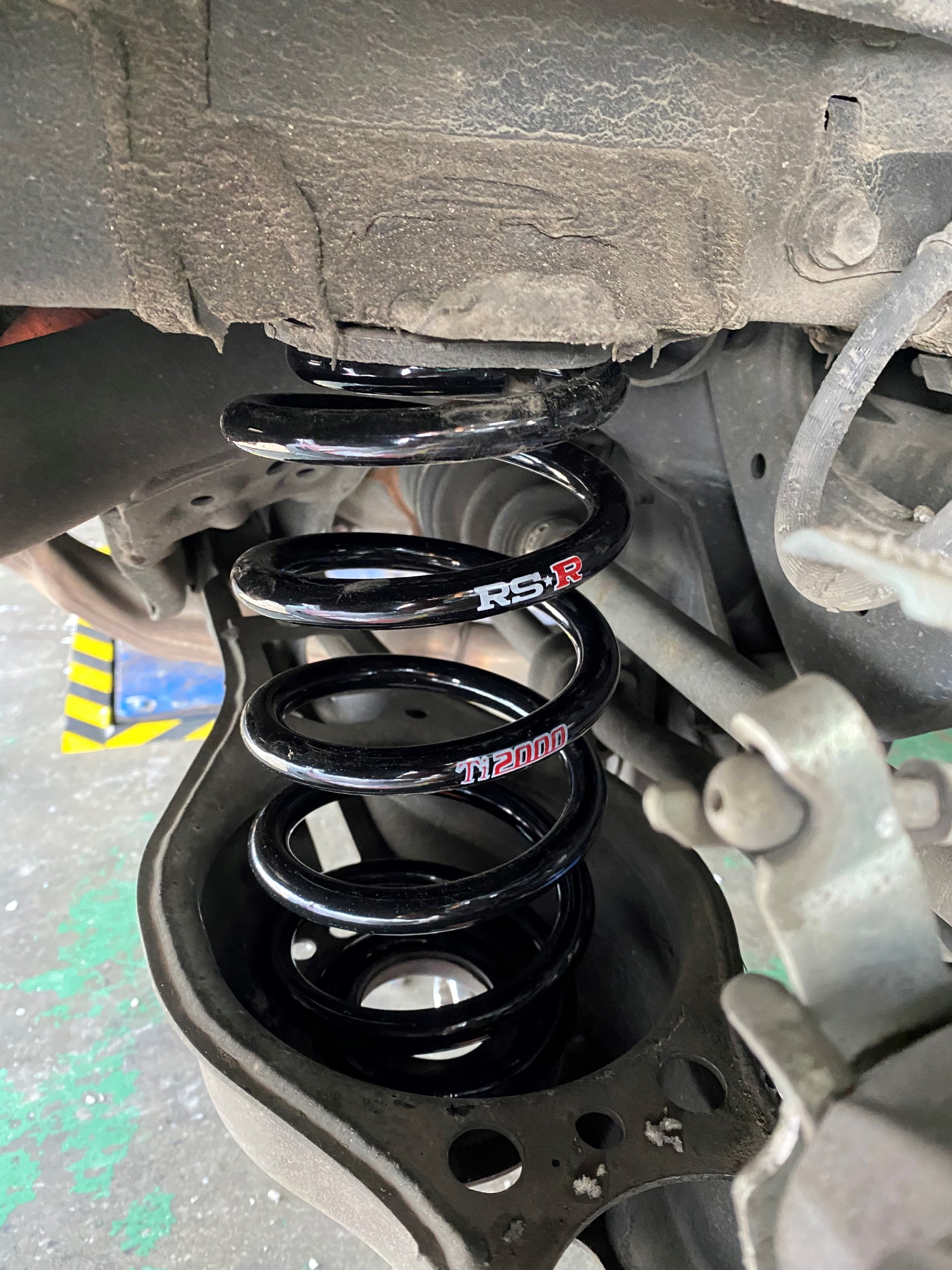 RS-R ダウンサス ZVW55 プリウス　4WD RSR RS-R Ti2000 ダウンサス/プリウス(ZVW55) A [T585TD] : 山